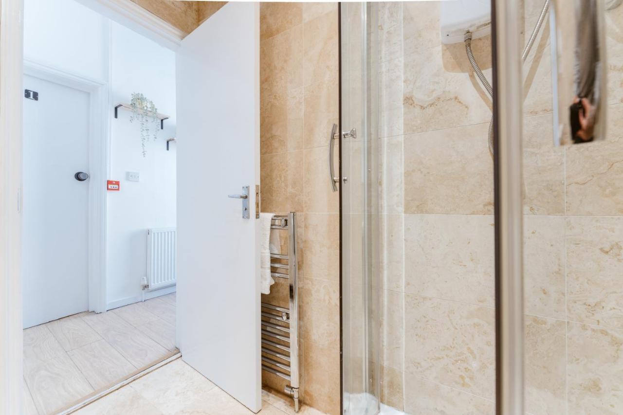 Mile End Double Rooms 27 Guest House London Exteriör bild