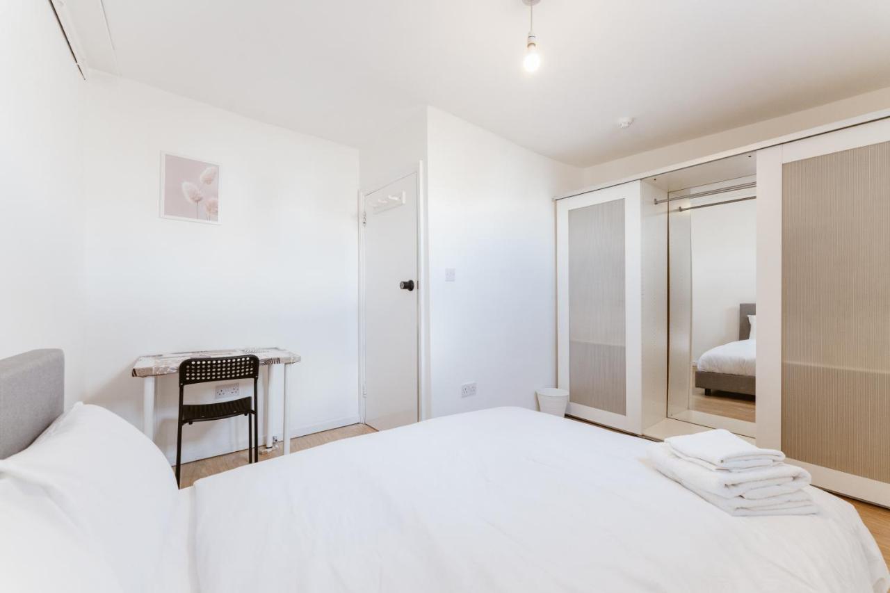 Mile End Double Rooms 27 Guest House London Exteriör bild